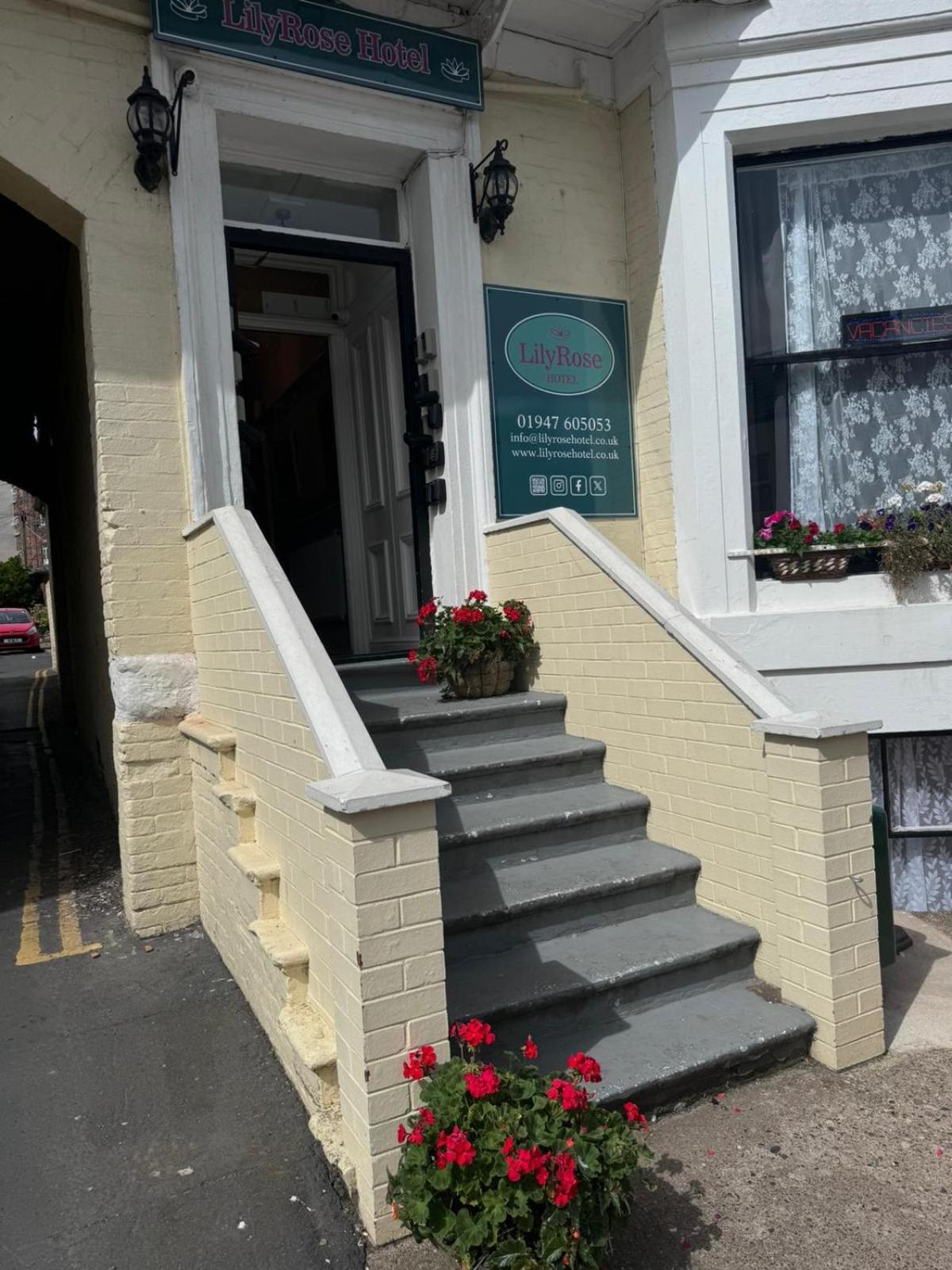 Lilyrose Hotel Whitby Exterior photo